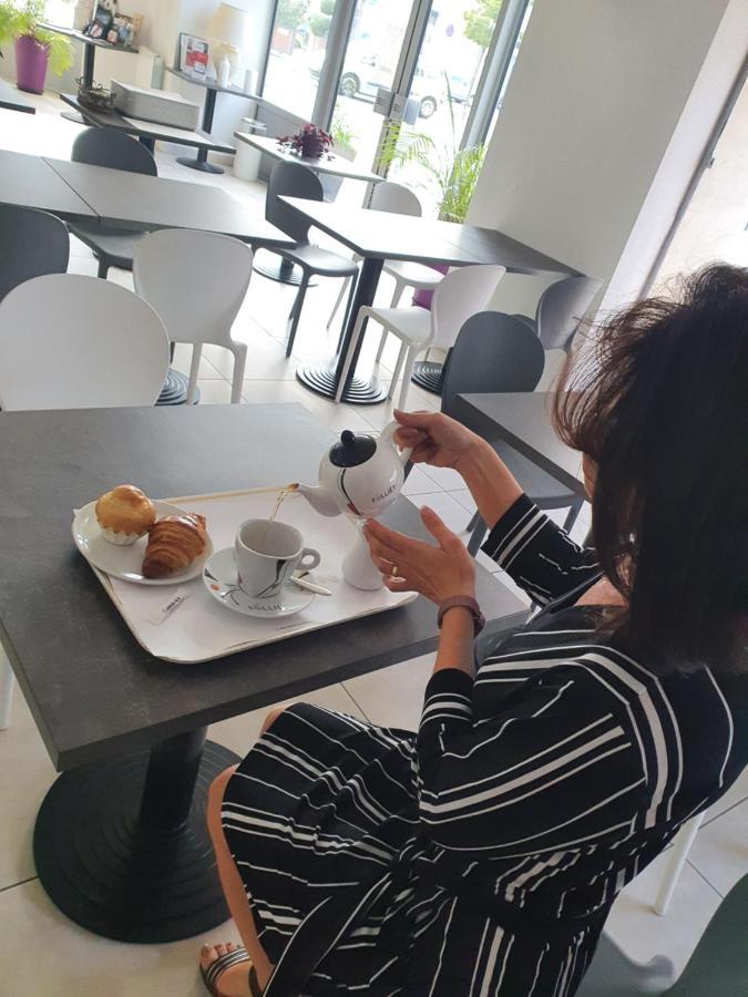 Brit Hotel Confort Nevers Centre Gare Εξωτερικό φωτογραφία